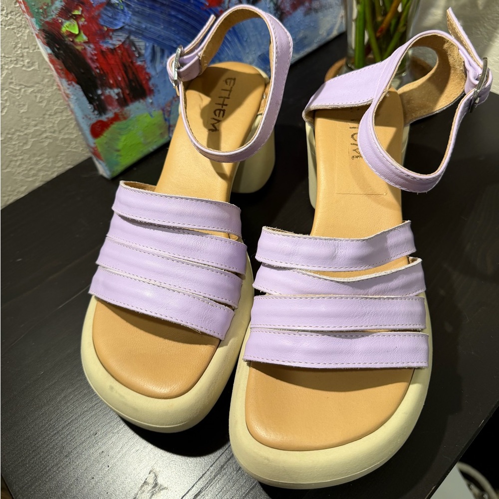 Italian Ethem Sample Pair Lavender Heeled Sandals - Picture 2 of 8